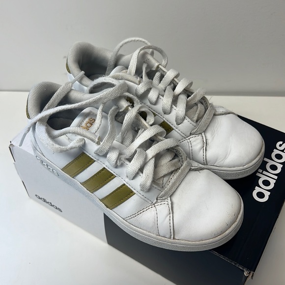 adidas Shoes Adidas Girls Sneakers Size 5 Poshmark